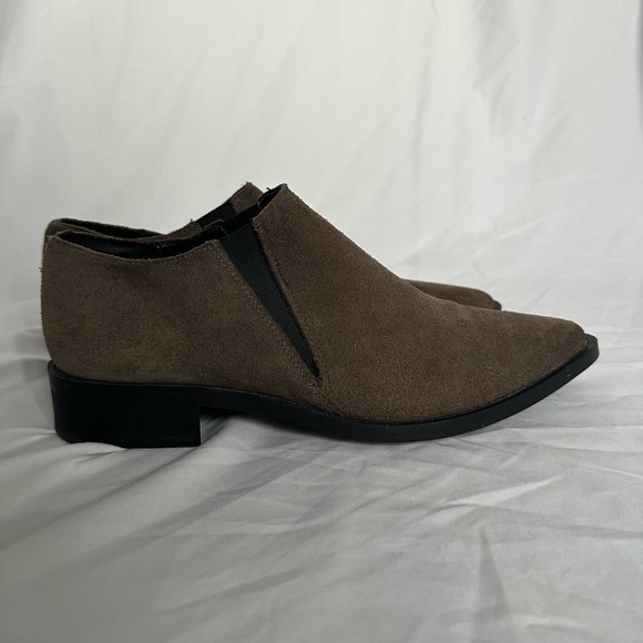 Brown and black pointed toe Zara shoes - Picture 1 of 5